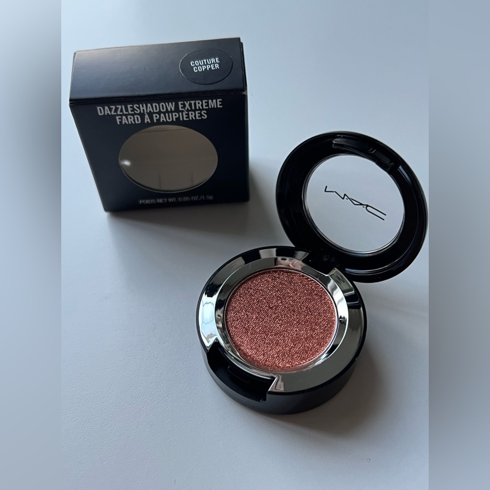 MAC Cosmetics “Dazzleshadow” in shade “Couture Copper”